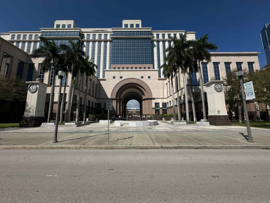 Main Palm Beach County Courthouse at 205 N Dixie Hwy for a West Palm Beach probate attorney specializing in flat fee cases.