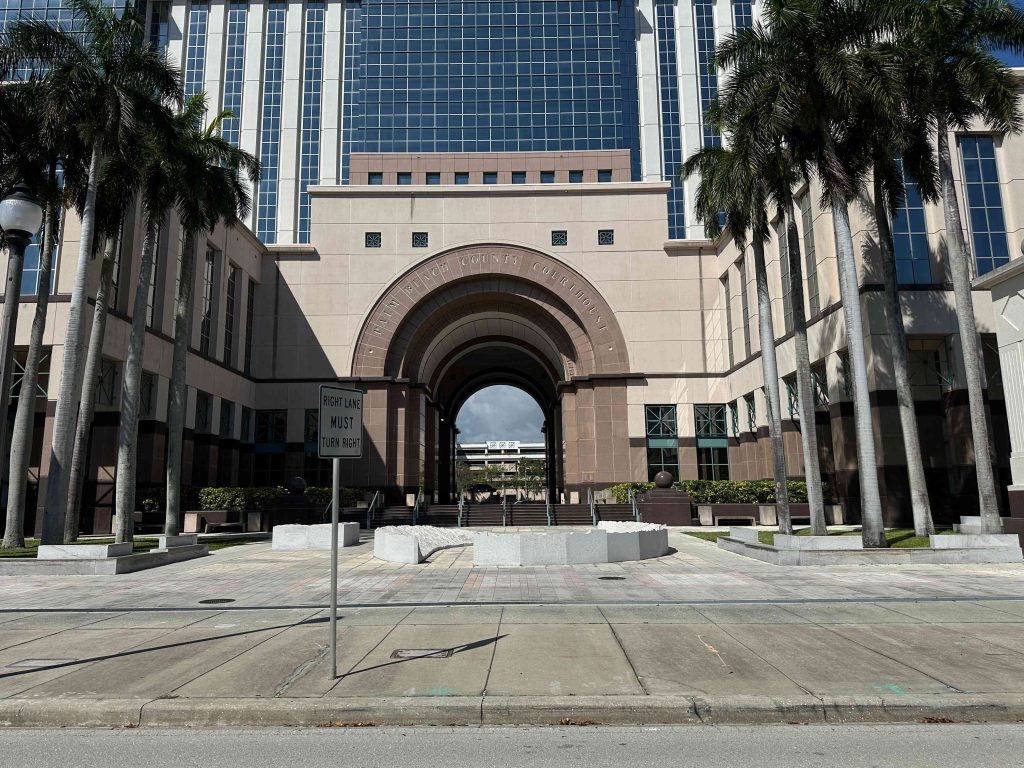 Main Palm Beach County Courthouse entrance for a Palm Beach Gardens probate attorney providing affordable flat fee probate.
